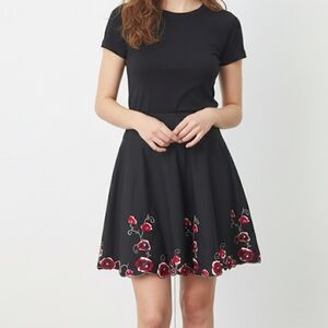 Nine West A-line Cotton Mini Red Poppies Floral Embroidery Women's Size Medium 8